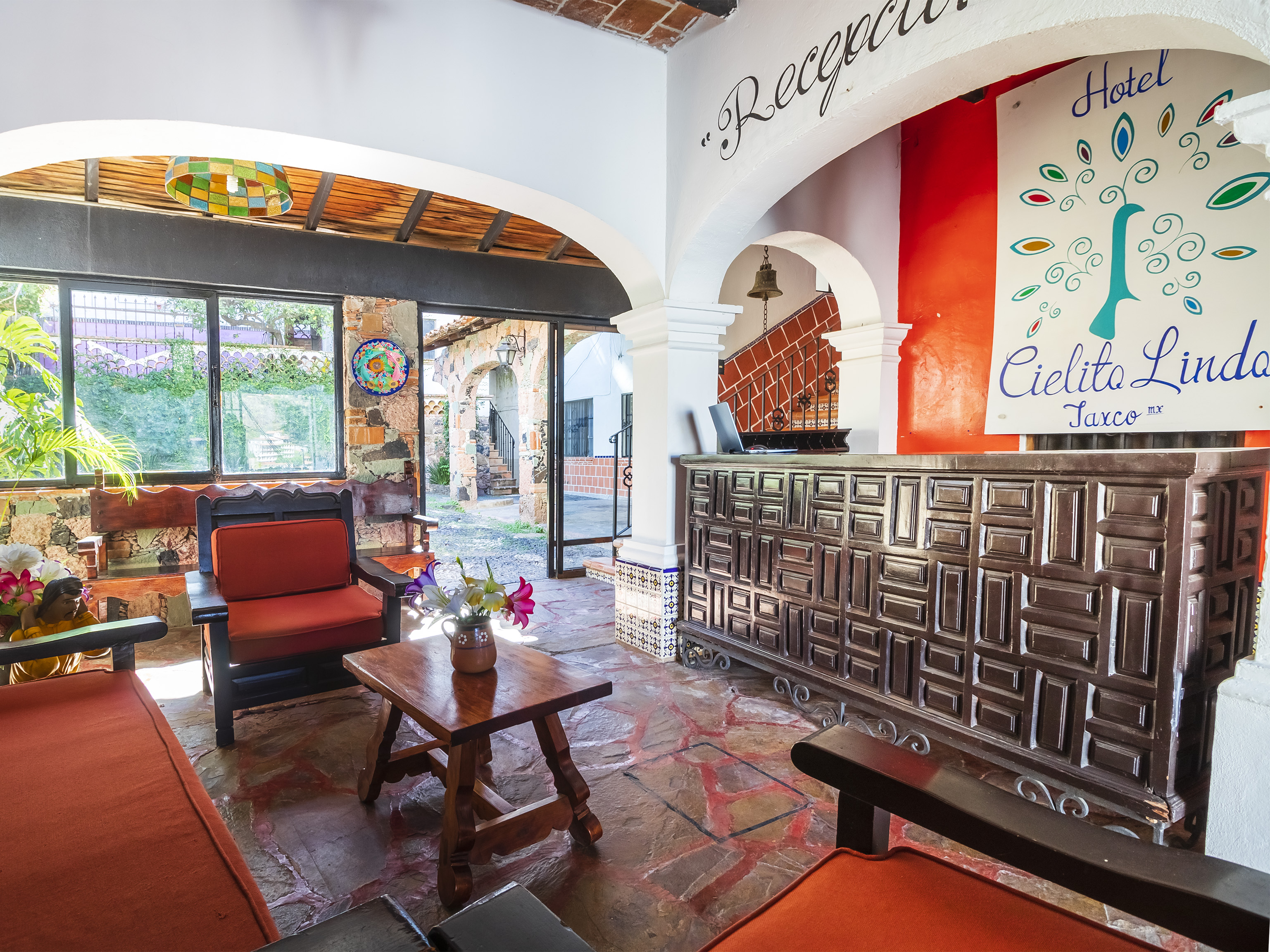 Recepción del Hotel Cielito Lindo Taxco